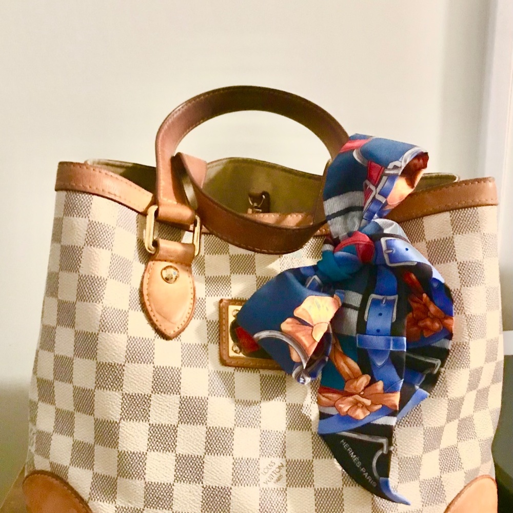 Hermes Twilly Scarf
